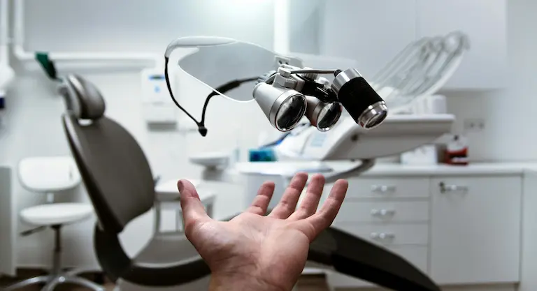 Consultorio moderno que representa clínicas y centros de salud con páginas web profesionales