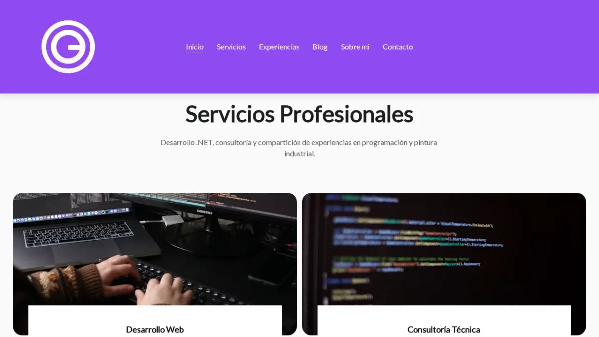 Servicios de la web anterior: dos fotos de stock, manos tecleando y código, con los títulos «Desarrollo Web» y «Consultoría Técnica».